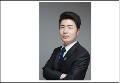 工作场景照片,如是合影照片,本人形象要突出,并在照片下面注明本人所处位置。